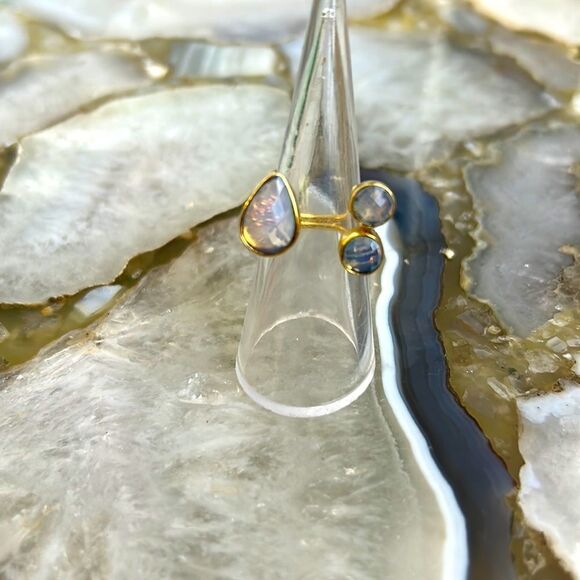 GENUINE WHITE FIRE OPALITE 24k GOLD RING - Picture 5 of 8